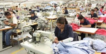 Cómo evitar las malas posturas en las estaciones de costura