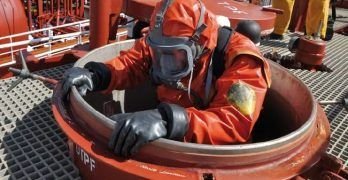 Medidas de seguridad para operaciones en zonas confinadas con agentes químicos