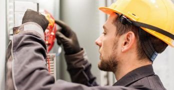 Guía para prevenir los choques eléctricos en tareas de mantenimiento