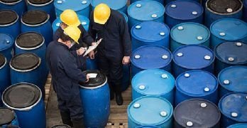 Razones para leer la guía "Seguridad en la utilización de productos químicos en el trabajo" de la OIT