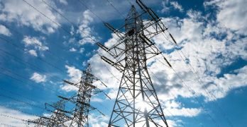 Guía para la operación de grúas cerca de líneas eléctricas aéreas