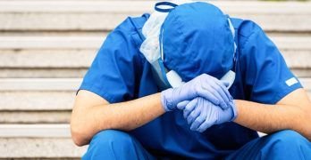 Cómo abordar la resiliencia y el bienestar en trabajadores de salud